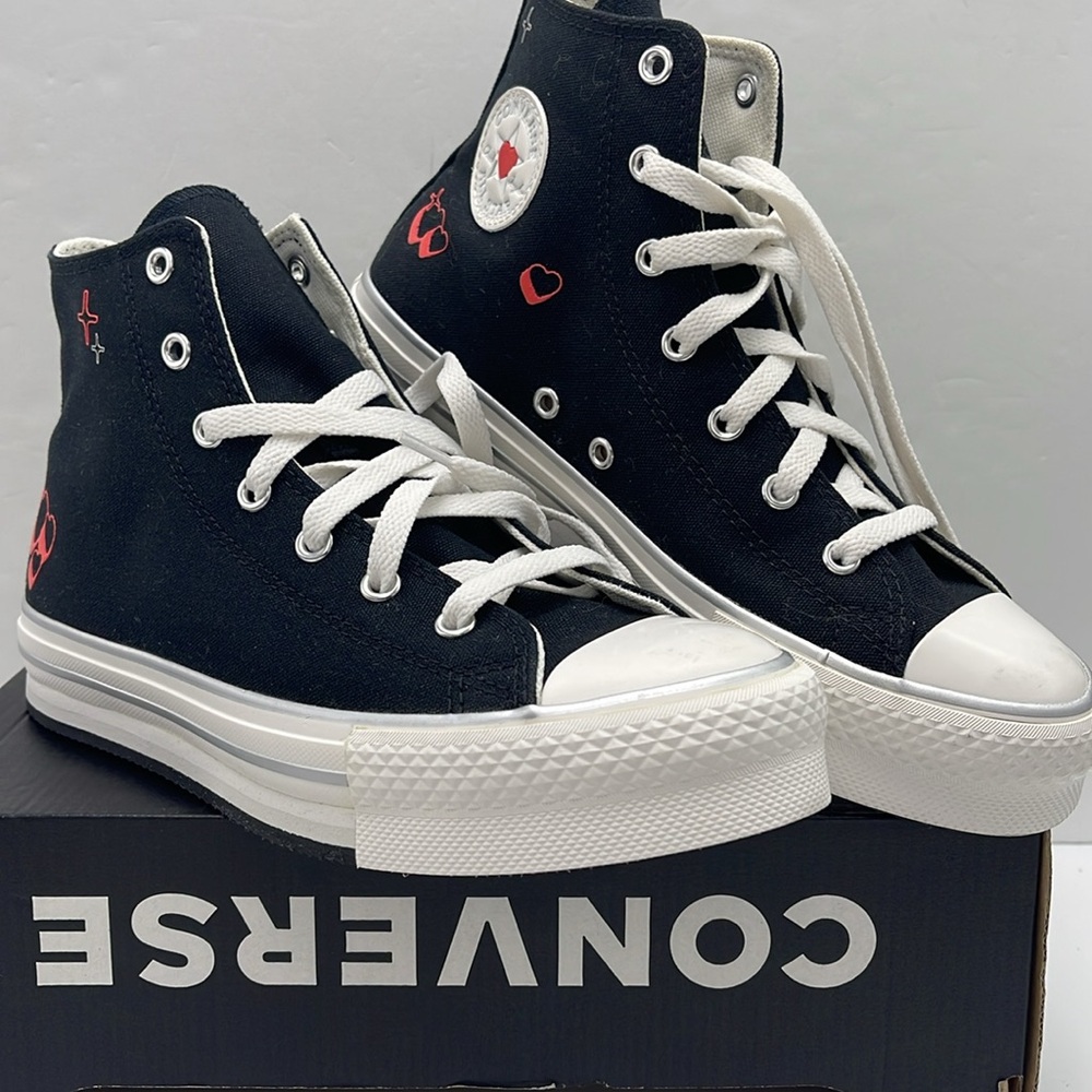 Converse WMNS High-Tops w Red Heart Details
CTAS EVA LIFT HI
BLACK/VINTAGE WHITE - Picture 4 of 16